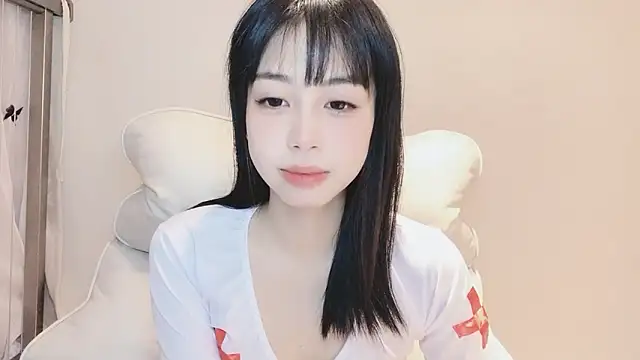 Snapshot of -Hottie chatting on December 10, 2024, 3:01 pm -Hottie online show from December 10, 2024, 3:01 pm