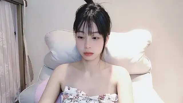 Snapshot of -Hottie chatting on January 17, 2025, 6:12 pm -Hottie online show from January 17, 2025, 6:12 pm