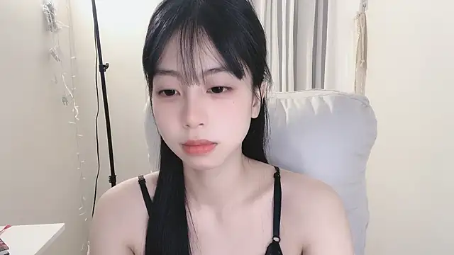 Snapshot of -Hottie chatting on March 11, 2025, 7:03 pm -Hottie online show from March 11, 2025, 7:03 pm