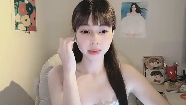 Snapshot of -Hottie chatting on September 9, 2025, 4:17 pm -Hottie online show from September 9, 2025, 4:17 pm