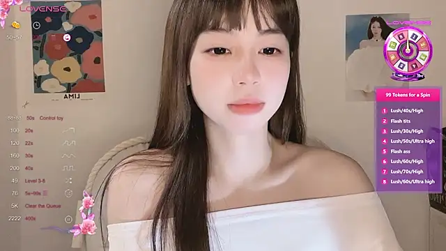 Snapshot of -Hottie chatting on October 30, 2025, 4:08 pm -Hottie online show from October 30, 2025, 4:08 pm