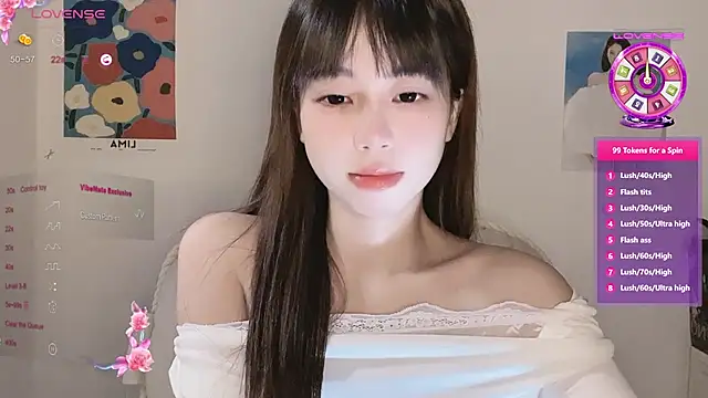 Snapshot of -Hottie chatting on November 3, 2025, 4:08 pm -Hottie online show from November 3, 2025, 4:08 pm