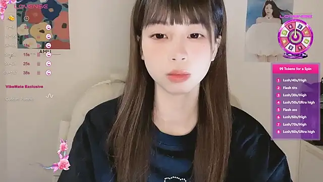 Snapshot of -Hottie chatting on November 4, 2025, 4:17 pm -Hottie online show from November 4, 2025, 4:17 pm