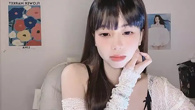 Snapshot of -Hottie chatting on November 28, 2025, 3:47 pm -Hottie online show from November 28, 2025, 3:47 pm