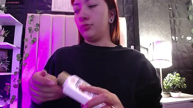 Mia Rinn online show from February 18, 2025, 1:00 pm