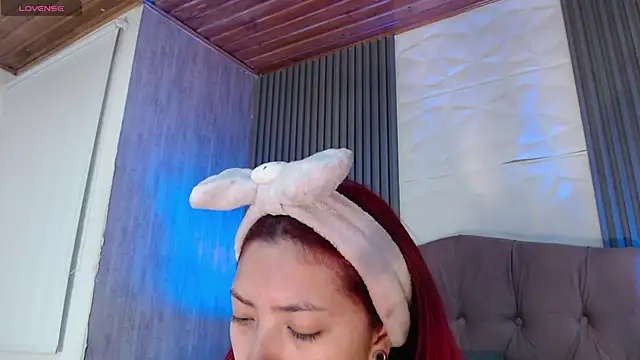 Mia Rinn online show from December 16, 2025, 2:11 pm