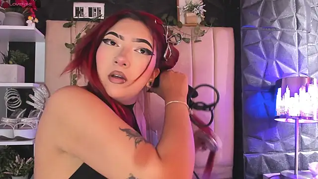 Mia Rinn online show from January 19, 2026, 2:54 pm