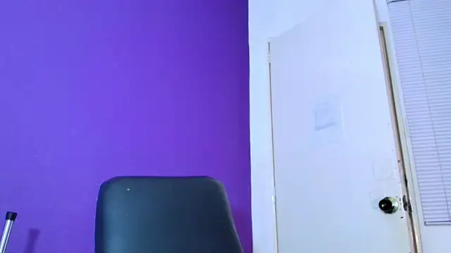 Mia Rinn online show from March 9, 2026, 4:33 pm