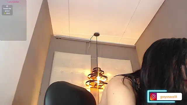 Snapshot of Greys_ath chatting on October 9, 2025, 4:10 am Greys ath online show from October 9, 2025, 4:10 am