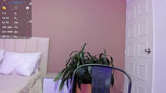 Snapshot of Alia_Rodriguez_ chatting on October 25, 2025, 8:14 pm Alia Rodriguez online show from October 25, 2025, 8:14 pm