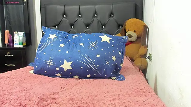 Snapshot of Natassha_brown1 chatting on September 19, 2025, 2:02 am Natassha brown1 online show from September 19, 2025, 2:02 am