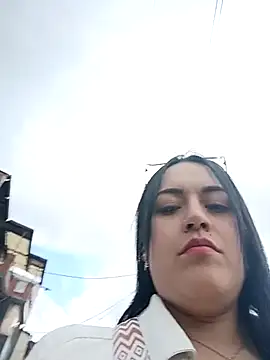 Lesly 10- online show from April 26, 2026, 5:21 pm
