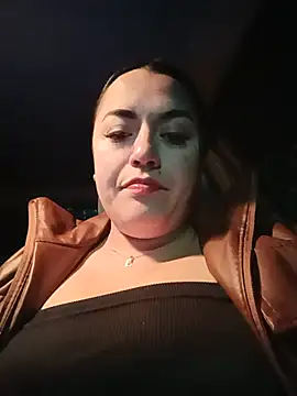 Snapshot of Lesly_10- chatting on May 13, 2026, 11:44 pm Lesly 10- online show from May 13, 2026, 11:44 pm