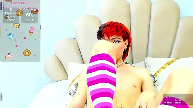 Snapshot of KylieMonnett chatting on March 1, 2025, 8:42 pm KylieMonnett online show from March 1, 2025, 8:42 pm