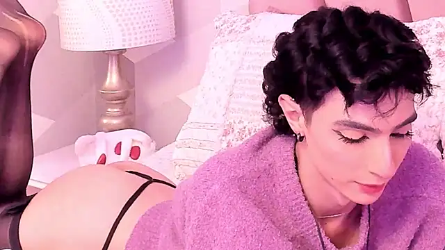KylieMonnett online show from August 4, 2026, 12:25 am