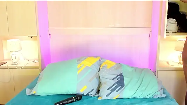 EmilyyStuart online show from February 12, 2026, 7:42 pm