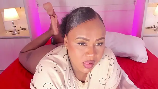 Snapshot of EmilyyStuart chatting on May 16, 2026, 8:07 pm EmilyyStuart online show from May 16, 2026, 8:07 pm
