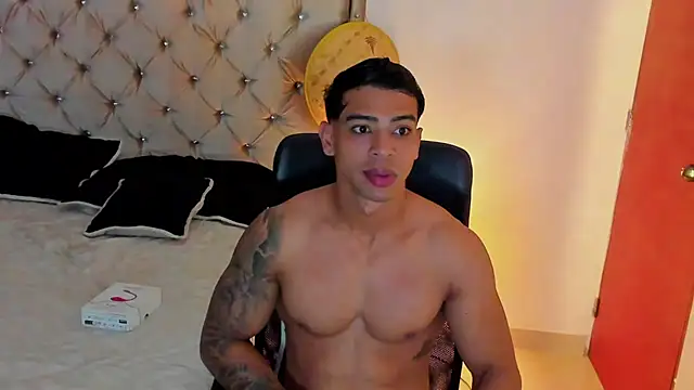 Snapshot of Andrew_wolf7 chatting on November 14, 2025, 12:59 pm Andrew wolf7 online show from November 14, 2025, 12:59 pm