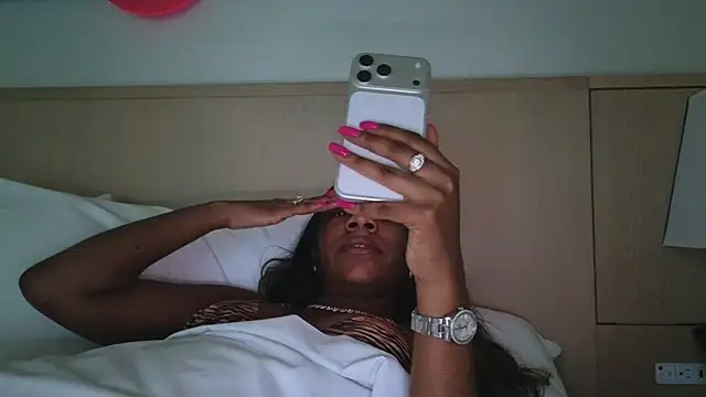 Snapshot of longislandprincess chatting on May 24, 2026, 6:57 pm longislandprincess online show from May 24, 2026, 6:57 pm