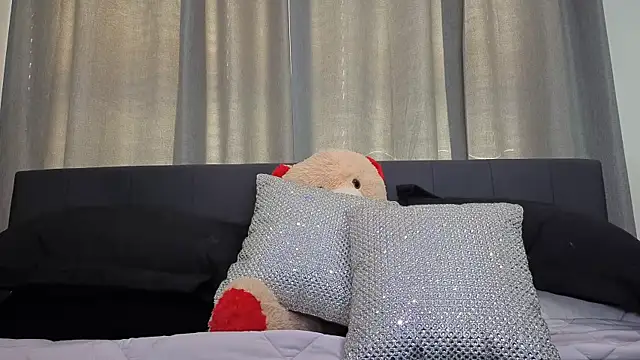 Snapshot of longislandprincess chatting on May 26, 2026, 12:45 pm longislandprincess online show from May 26, 2026, 12:45 pm