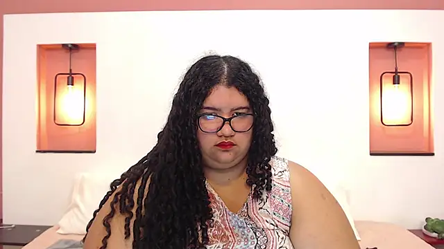 Snapshot of Miley_Collins chatting on December 15, 2024, 4:59 pm Miley Collins online show from December 15, 2024, 4:59 pm