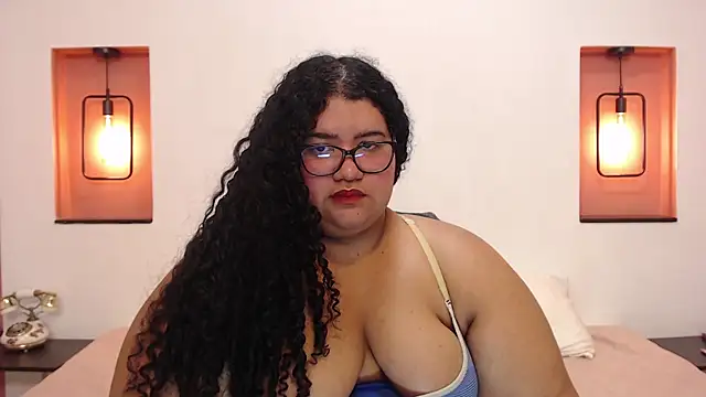 Snapshot of Miley_Collins chatting on January 8, 2025, 10:58 pm Miley Collins online show from January 8, 2025, 10:58 pm