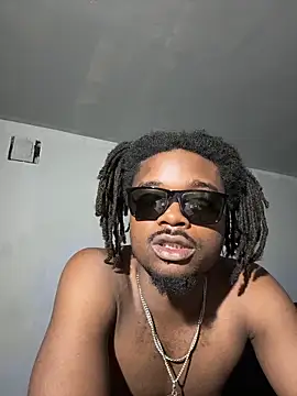 Snapshot of SluttyLyfe4L chatting on May 17, 2026, 11:06 am SluttyLyfe4L online show from May 17, 2026, 11:06 am