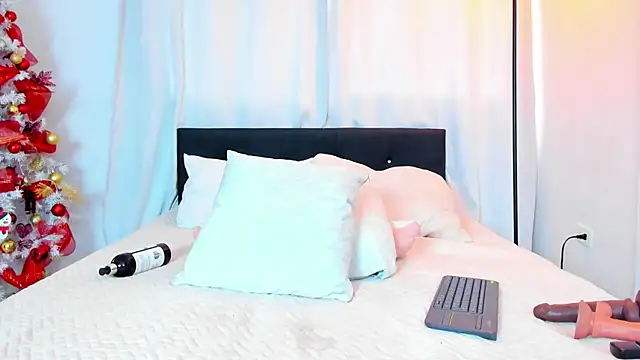 Snapshot of DailaSmith chatting on January 2, 2025, 7:18 pm DailaSmith online show from January 2, 2025, 7:18 pm