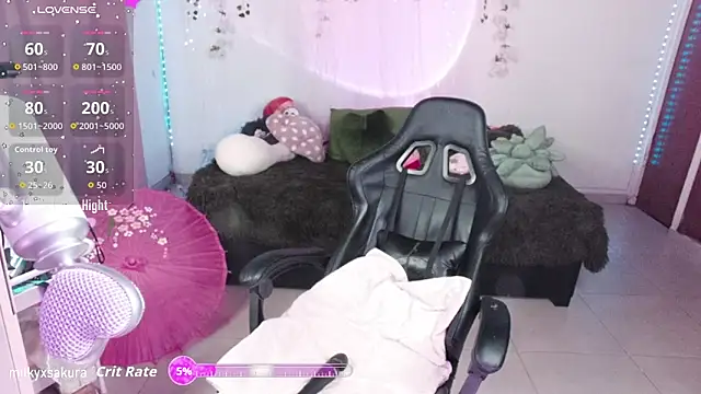 Snapshot of MilkyXSakura chatting on October 8, 2025, 4:32 am MilkyXSakura online show from October 8, 2025, 4:32 am