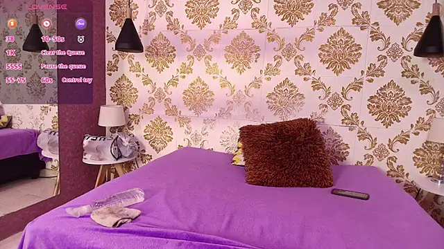 Snapshot of Dafne_huges chatting on February 19, 2025, 12:22 pm Dafne huges online show from February 19, 2025, 12:22 pm