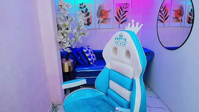 Snapshot of Dafne_huges chatting on October 27, 2025, 7:18 pm Dafne huges online show from October 27, 2025, 7:18 pm