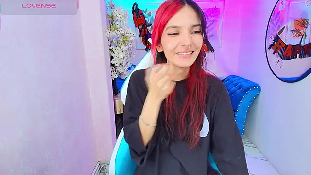 Snapshot of Dafne_huges chatting on November 2, 2025, 12:40 pm Dafne huges online show from November 2, 2025, 12:40 pm