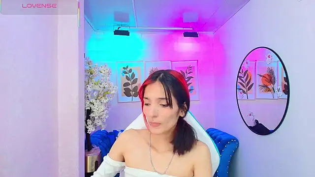 Snapshot of Dafne_huges chatting on November 3, 2025, 7:48 pm Dafne huges online show from November 3, 2025, 7:48 pm