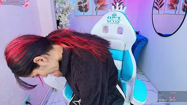 Snapshot of Dafne_huges chatting on November 19, 2025, 7:14 pm Dafne huges online show from November 19, 2025, 7:14 pm