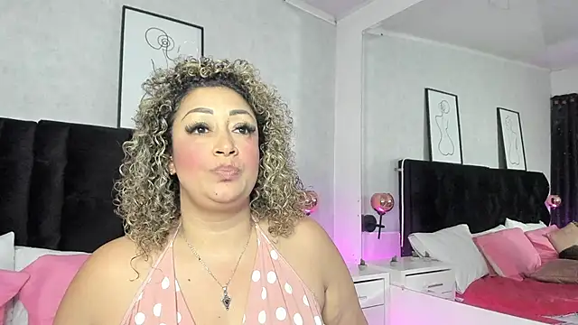 Snapshot of Katti_Barrera chatting on January 28, 2025, 2:42 pm Katti Barrera online show from January 28, 2025, 2:42 pm