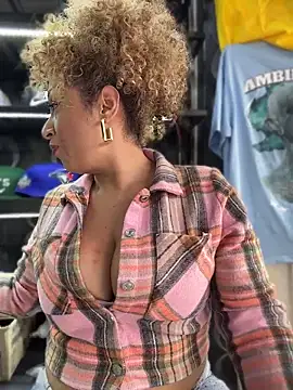 Katti Barrera online show from June 22, 2026, 7:00 pm