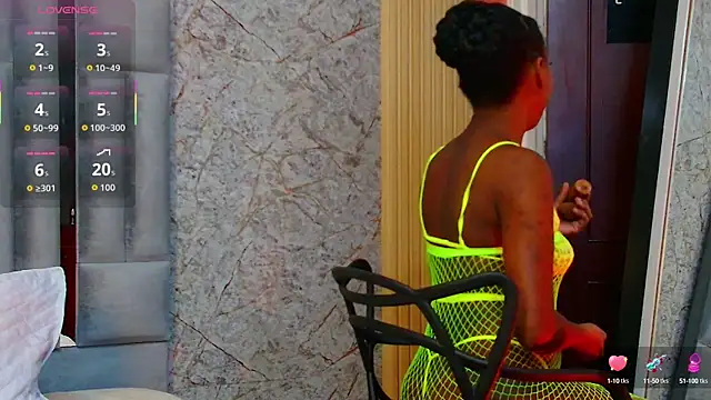 Snapshot of petitelittleebony chatting on October 16, 2025, 2:56 am petitelittleebony online show from October 16, 2025, 2:56 am