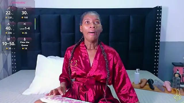 petitelittleebony online show from May 7, 2026, 2:39 am