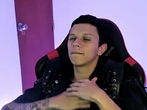 Snapshot of goodboy69l chatting on March 11, 2026, 2:28 am goodboy69l online show from March 11, 2026, 2:28 am