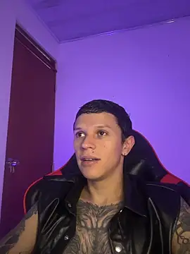 Snapshot of goodboy69l chatting on March 21, 2026, 4:10 pm goodboy69l online show from March 21, 2026, 4:10 pm