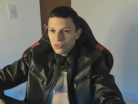 Snapshot of goodboy69l chatting on July 31, 2026, 11:37 pm goodboy69l online show from July 31, 2026, 11:37 pm