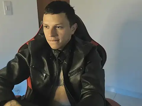 Snapshot of goodboy69l chatting on August 1, 2026, 11:42 am goodboy69l online show from August 1, 2026, 11:42 am