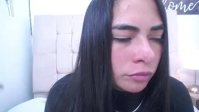 Snapshot of missexy303av chatting on December 8, 2024, 7:43 pm missexy303av online show from December 8, 2024, 7:43 pm