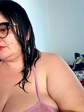 Madisonpalacio online show from December 15, 2025, 3:27 pm