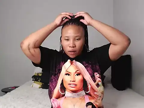 Snapshot of DrippinCaramelCutie chatting on December 26, 2024, 5:51 pm DrippinCaramelCutie online show from December 26, 2024, 5:51 pm