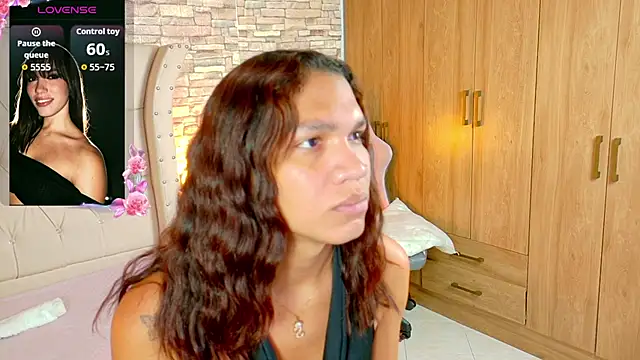 Sara-Smith- online show from July 11, 2026, 11:24 am