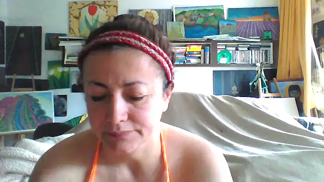 Snapshot of MariaAnaSunshine chatting on October 9, 2025, 8:12 am MariaAnaSunshine online show from October 9, 2025, 8:12 am