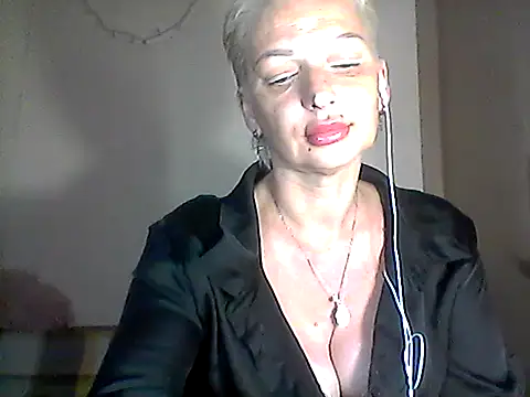 Snapshot of MaryJane441 chatting on July 10, 2026, 8:11 pm MaryJane441 online show from July 10, 2026, 8:11 pm