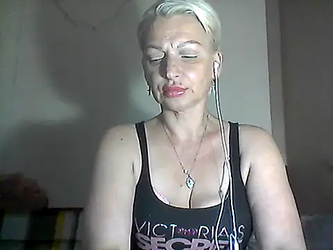 Snapshot of MaryJane441 chatting on July 11, 2026, 10:11 pm MaryJane441 online show from July 11, 2026, 10:11 pm