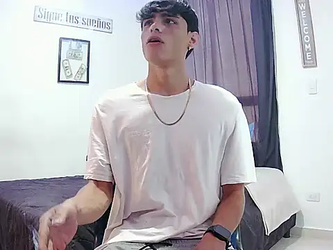 Snapshot of harrytomson_1 chatting on November 26, 2025, 6:20 pm harrytomson 1 online show from November 26, 2025, 6:20 pm